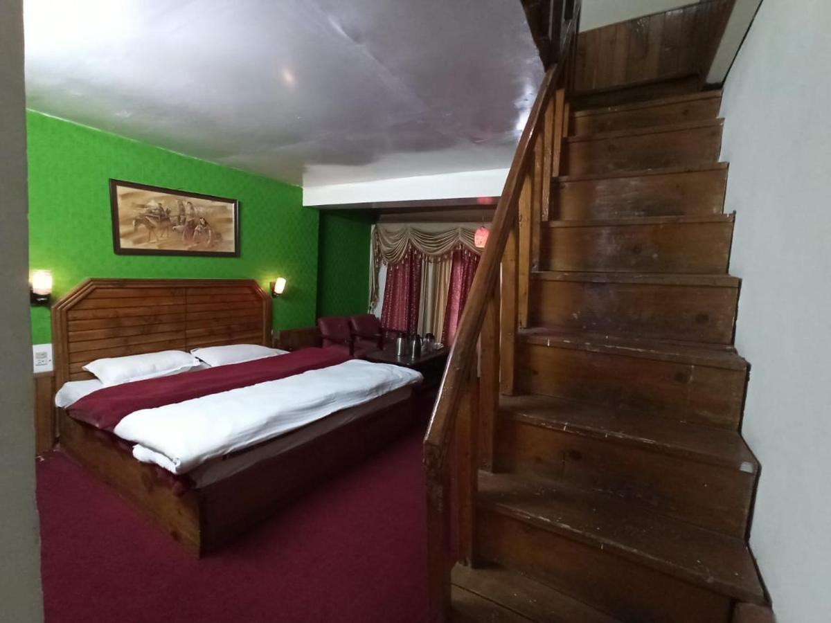 Hotel Him View Manāli Esterno foto