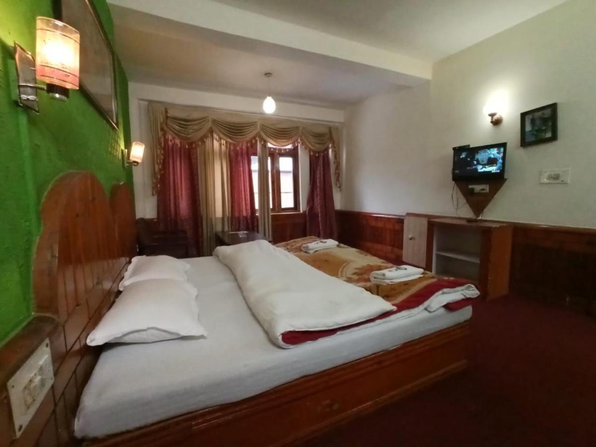 Hotel Him View Manāli Esterno foto