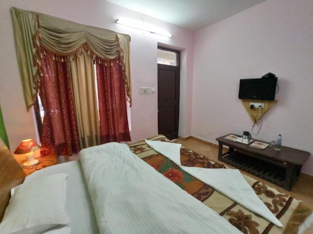 Hotel Him View Manāli Esterno foto